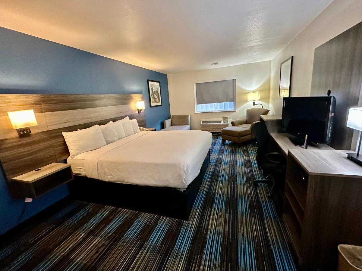 Baymont By Wyndham Kansas City Ku Medical Center Eksteriør billede