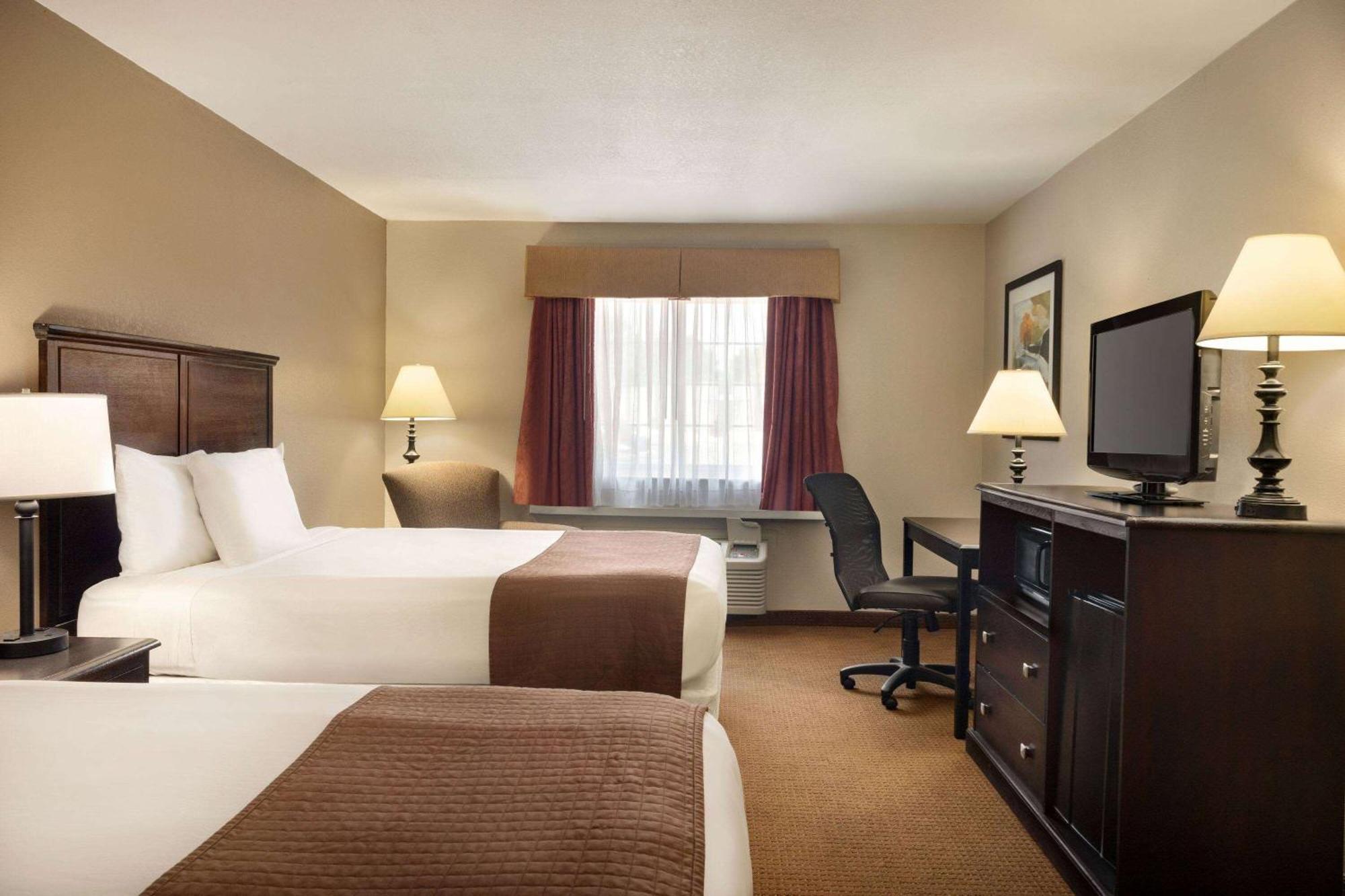 Baymont By Wyndham Kansas City Ku Medical Center Eksteriør billede