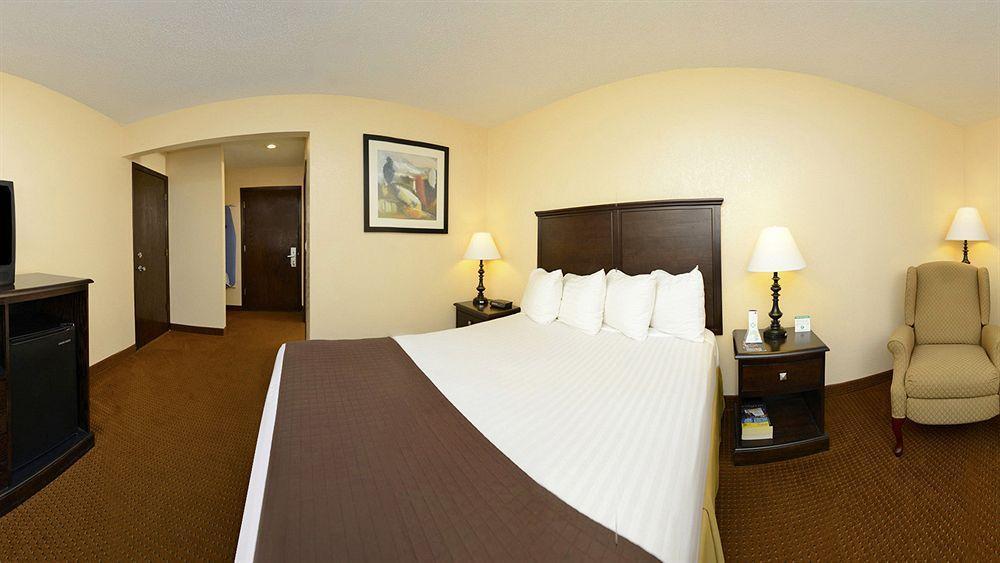 Baymont By Wyndham Kansas City Ku Medical Center Eksteriør billede